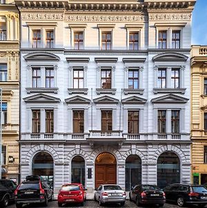 The Dante Prague Apartments - Family And Friends Apartments With Free Parking Exterior photo