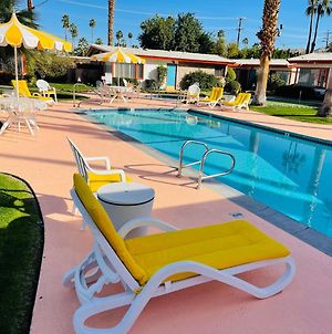 A Place In The Sun Garden Hotel - Big Units With Privacy Gardens & Heated Pool & Spa In 1 Acre Park Prime Location, Pet Friendly, Top Midcentury Modern Boutique Hotel Palm Springs Exterior photo