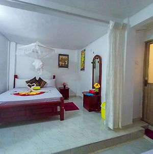 Sigiri Tarushan Home Stay Sigiriya Exterior photo