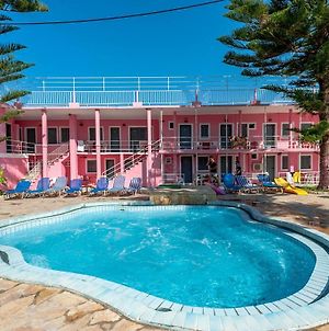 The Pink Palace Hostel Agios Gordios  Exterior photo