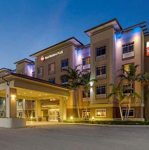 Best Western Plus Miami Airport North Hotel & Suites Exterior photo