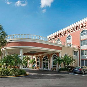 Quality Inn & Suites Near The Theme Parks Orlando Exterior photo