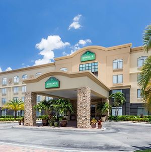 Wingate By Wyndham - Universal Studios And Convention Center Orlando Exterior photo
