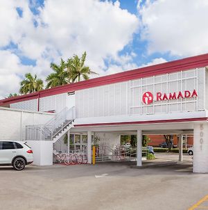 Hotel Ramada By Wyndham Miami Springs/Miami International Airport Exterior photo