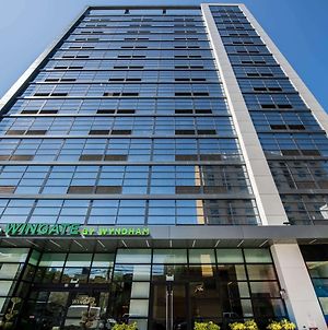 Hotel Wingate By Wyndham Long Island City New York Exterior photo
