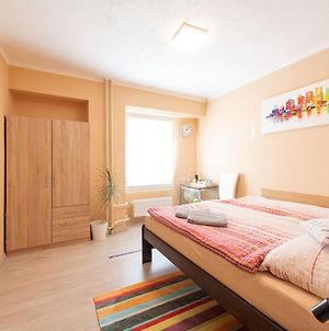 Cozy Room With Private Bathroom, 9Mins Oldtown, 15Mins Airport, Wifi Praha Exterior photo
