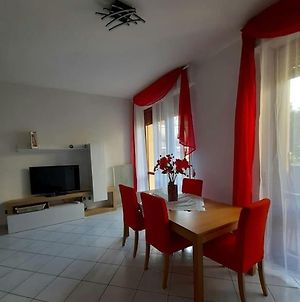 Apartmán Papavero Rosso - Trilocale Con Giardino A 5 Minuti Dal Centro Di Monza Exterior photo