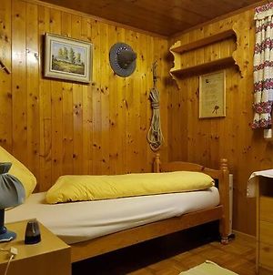 Zimmer In Der Bergheimat , Stille Und Einfachheit , Check In 16 -19 Uhr Linthal Exterior photo