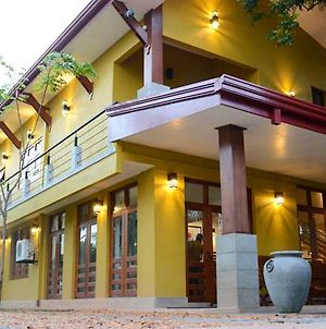 Inlak Garden Hotel Negombo Exterior photo