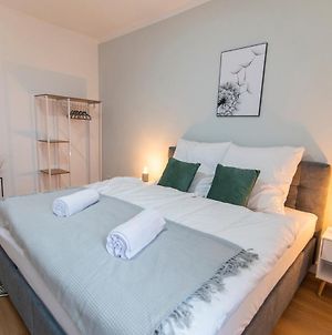 Dwellstay - Wohnung 90Qm, 3 Schlafzimmer, Kuche, Wohnzimmer, Balkon, Netflix Fulda Exterior photo