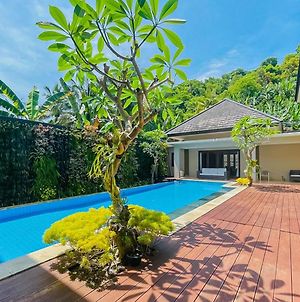 Merbau Luxurious Villa Senggigi By The Lavana Mataram Exterior photo