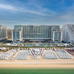 Hotel Hilton Dubai Palm Jumeirah Exterior photo