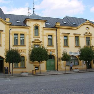 Pivovarsky Hotel Kojetín Exterior photo