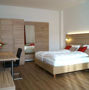 Das Falk Apartmenthaus Norimberk Room photo