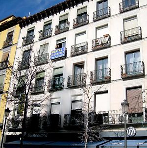 Hostal Residencia Fernandez Madrid Exterior photo