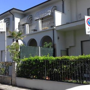 Hotel Moranna Lido di Camaiore Exterior photo