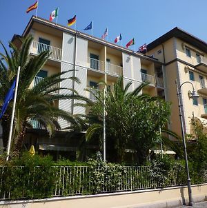 Hotel Riva Marina di Pietrasanta Exterior photo