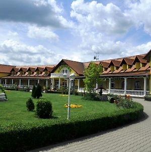 Hotel Zámeček Mikulov Exterior photo
