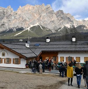Vila Jagerhaus Agriturismo Cortina dʼAmpezzo Exterior photo