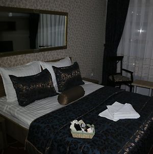 Hotel Pejton Priština Exterior photo