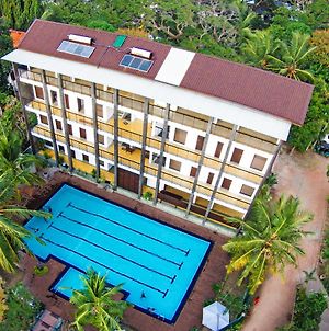 Hotel Olanro Negombo Exterior photo