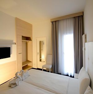 @ Home Hotel Locarno Room photo
