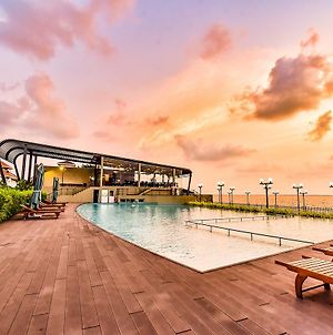 Grandeeza Luxury Hotel Negombo Exterior photo