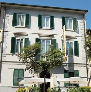 Hotel Ondina Viareggio Exterior photo