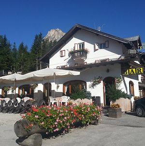Hotel Fiames Cortina dʼAmpezzo Exterior photo