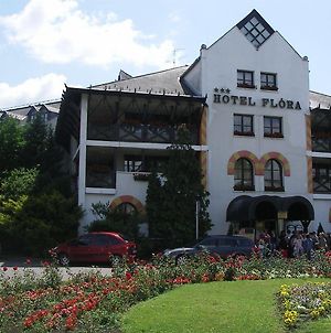 Hotel Flora Eger Exterior photo