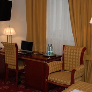 Hotel Holiday Park Varšava Room photo
