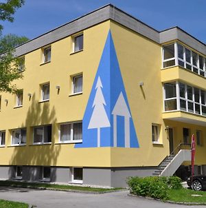 Eduard-Heinrich-Haus, Hostel Solnohrad Exterior photo