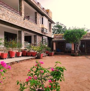 Hotel Devra Udajpur Exterior photo
