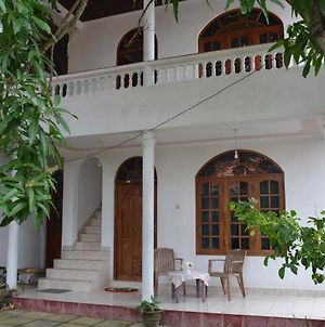 Welcome Family Guest House Bentota Exterior photo