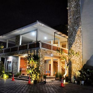 Hastina Hotel Lombok Mataram Exterior photo