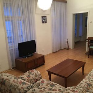 Nice Apartment For 4 People Near Cathedral Košice Exterior photo