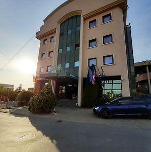 Hotel Princi I Arberit Priština Exterior photo