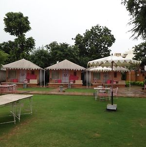 Hotel Raasleela Luxury Camp Udajpur Exterior photo