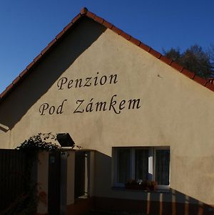 Penzion Pod Zámkem Průhonice Exterior photo