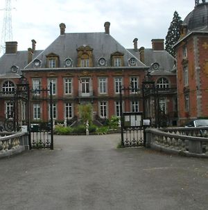 Aparthotel Domaine Du Chateau De La Neuville Tihange Exterior photo