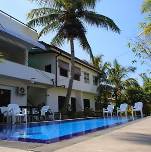 Bed and Breakfast Optimum Residencies Negombo Exterior photo