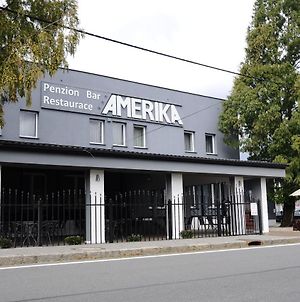 Restaurace A Hotel Amerika Havířov Exterior photo