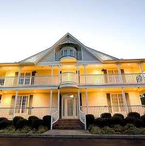 Hotel Plantation Oaks Millington Exterior photo